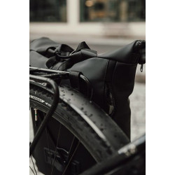 Rolovací batoh na kolo, černý